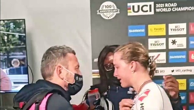 Championnat du monde sur route 2021 - Juniors - Zoe Backstedt in Gold in Juniors : Once (the gap) was above 30 seconds I knew that I could hold it