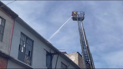 Bayrampaşa'da iş yerinde çıkan yangın söndürüldü