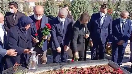 Neşet Ertaş ölümünün 9. yılında mezarı başında anıldı