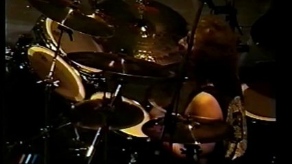 Scorpions - Rock You Like A Hurricane (live Chili 1994)