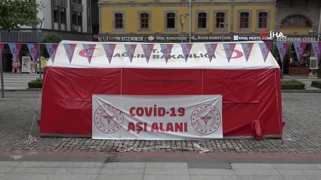 Vaka sayılarının yüksek olduğu Trabzon'da tedbirler unutuldu, maskeler çene altına indi