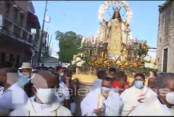 Tải video: #NacionalesTN / Católicos conmemoran  el Día de la Virgen de las Mercedes entre canticos, plegarias y una procesión