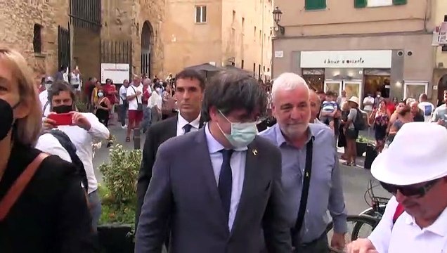 Puigdemont aguarda julgamento em liberdade