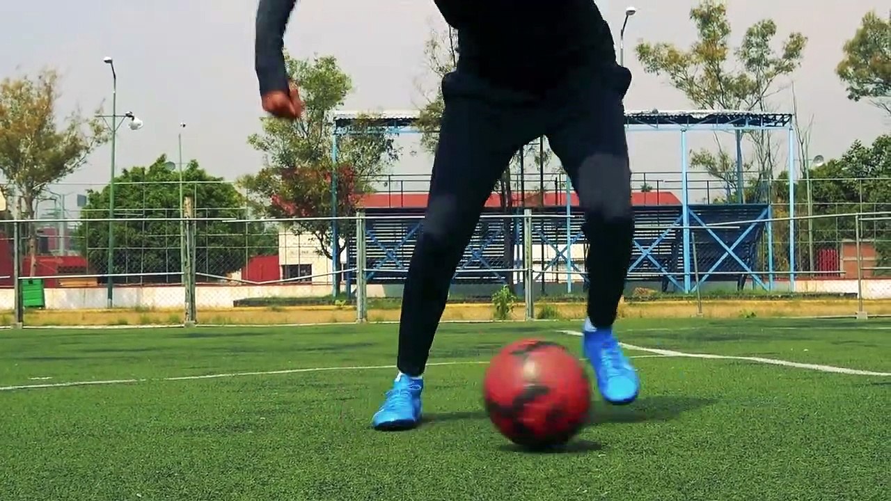 TOP 3 MEJORES JUGADAS de CRISTIANO RONALDO  REGATES EFECTIVOS para BURLAR A TU RIVAL como CR7 ⚽️