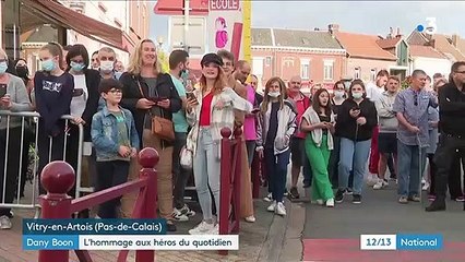 Comédie : avec "8 rue de l'humanité", Dany Boon rejoue le confinement