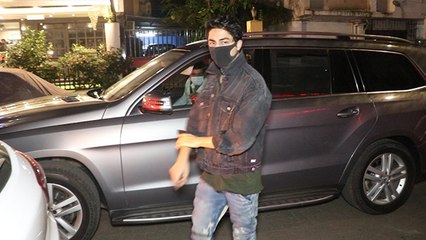 Shahrukh Khan Son Aryan Khan Snapped by Media at Bandra | FilmiBeat