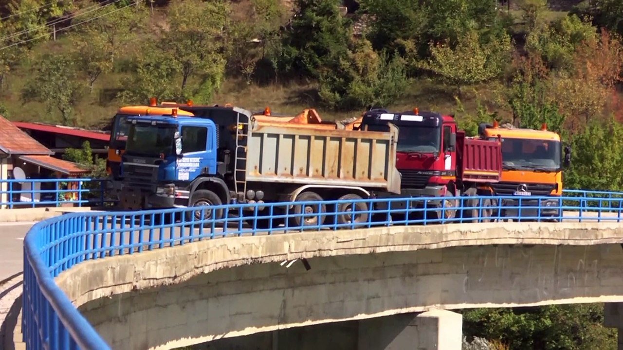 Tensions entre le Kosovo et la Serbie sur fond de plaques d'immatriculation