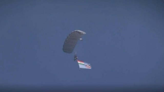 VIDEO: Air Force stunt over Dal Lake on Amrit Mahotsav