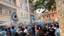 Lazio - Roma, cori e bandiere biancocelesti nel pre-partita