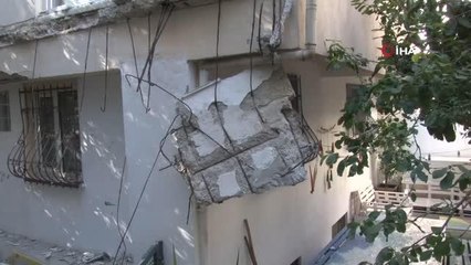 Kadıköy'de 25 yıllık binanın balkonları çöktü, mahalleli sokağa döküldü