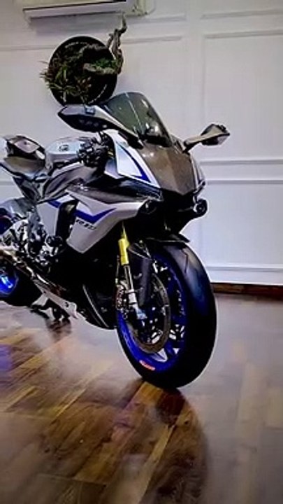 Yamaha R1M