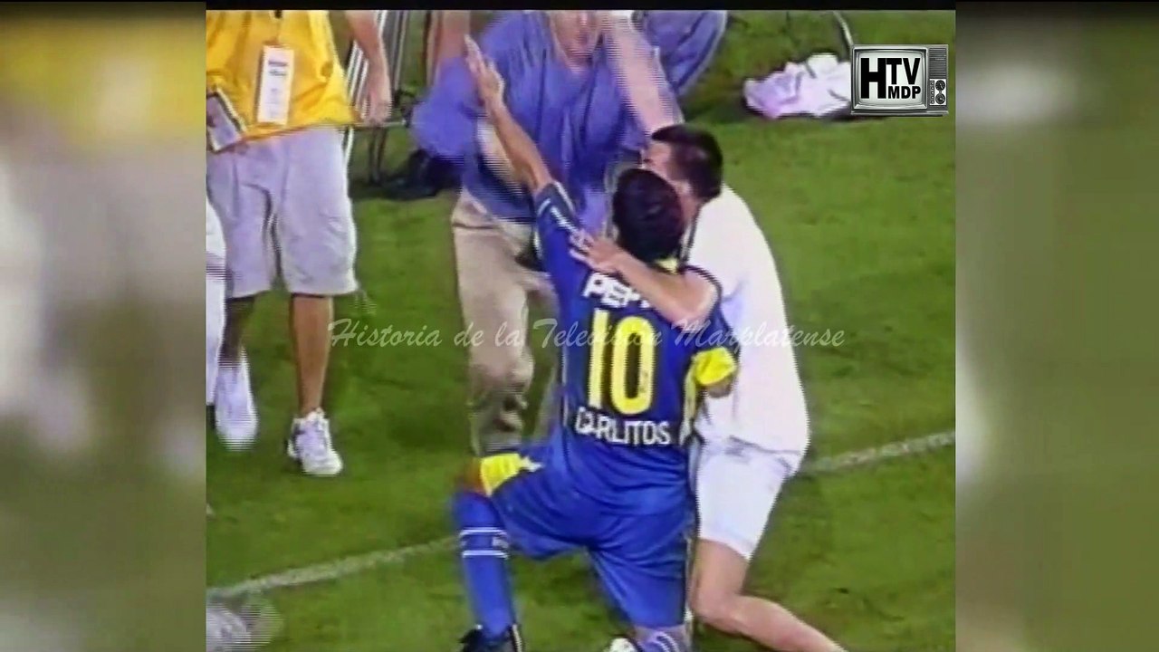 MAURICIO MACRI PRESIDENTE DE BOCA JUNIORS ENOJADO POR LA VENTA DE CARLOS TEVEZ 26-11-2004