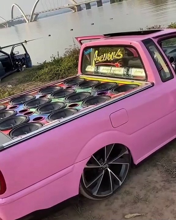 SAVEIRO COM SOM  AUTOMOTIVO  SUBWOOFER PIONEER - BASS