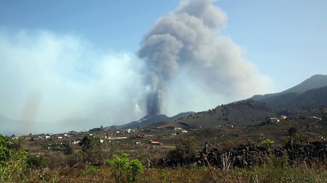 Aeroporto reaberto, mas voos suspensos