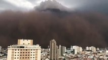 Nuvem de poeira atinge Franca, em São Paulo: tempestade