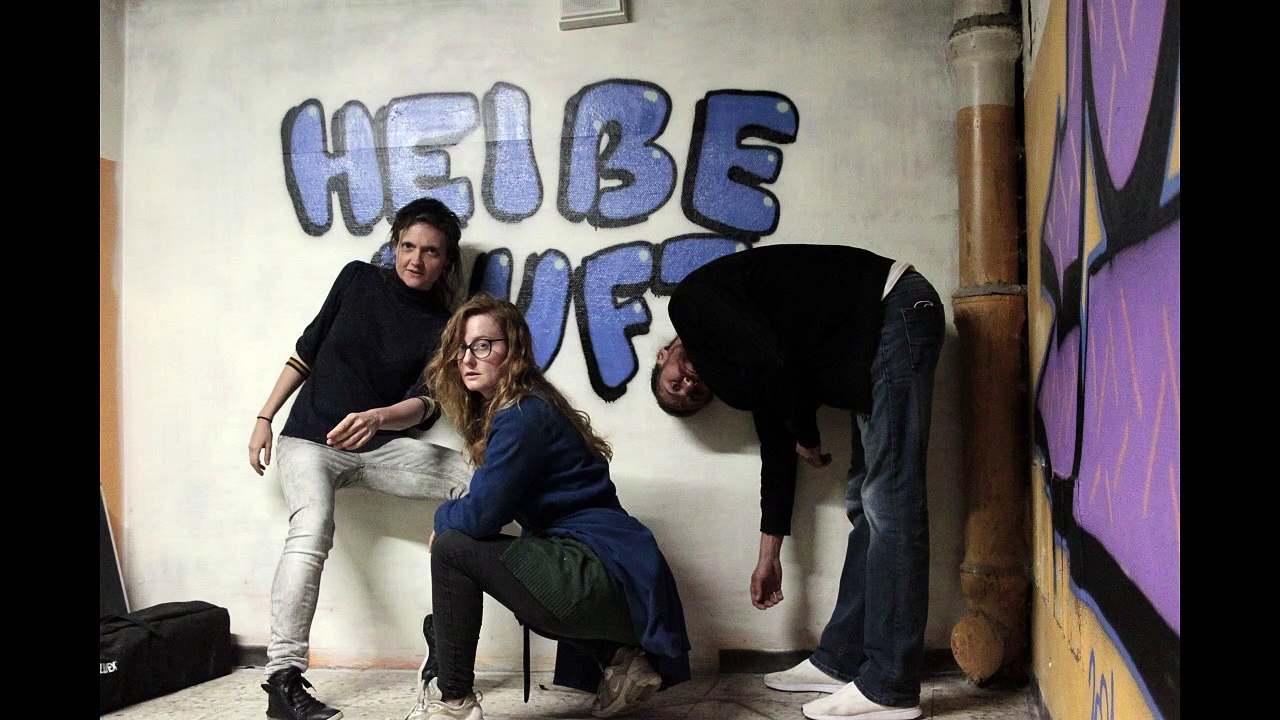 erstrahlen Theaterstück mit performativen Elementen