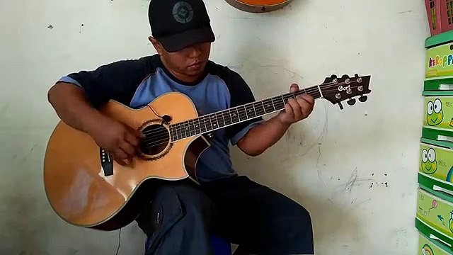 Crazy guitar skills Alip Ba Ta Canon rock fingerstyle
