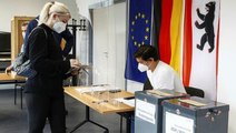 Almanya'da resmi olmayan ilk sonuçlara göre, Sosyal Demokrat Parti oyların 25,8'ini aldı