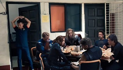 AVANGER Lagi makan-makan