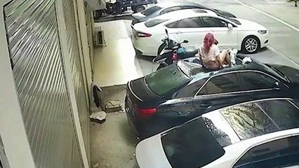 Cinsel ilişki sırasında balkondan düştü