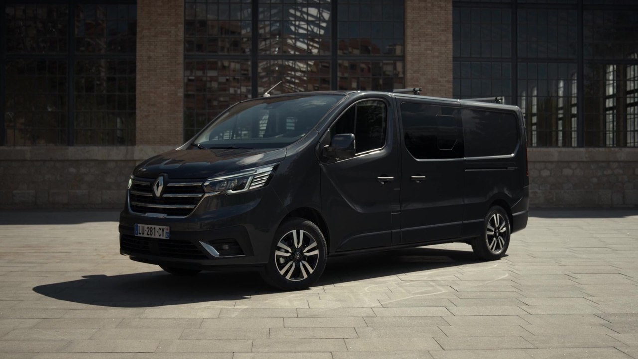 All-new Renault Trafic Crew Cab Version