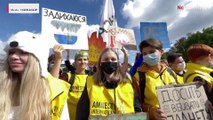 شاهد: المئات يشاركون في احتجاج على تغير المناخ في أوكرانيا