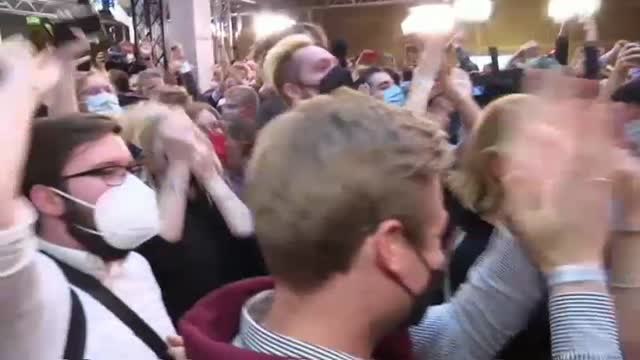 Ajustado triunfo de los socialdemócratas