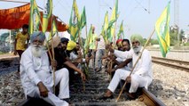 Bharat Bandh: Farmers sat on railway tracks in Patiala