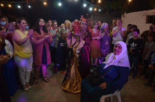 Son dakika haberleri: ZİHİNSEL ENGELLİ GAMZE'NİN GELİNLİK HAYALİ GERÇEK OLDU