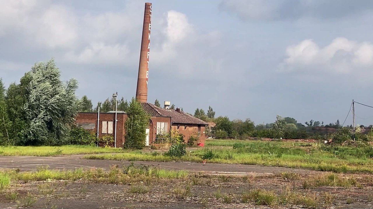 Stewartby Brickworks chimneys demolition