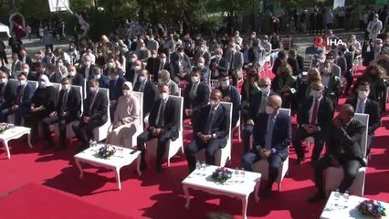 Yeni üniversitede öğrencilere ilk dersi Numan Kurtulmuş verdi