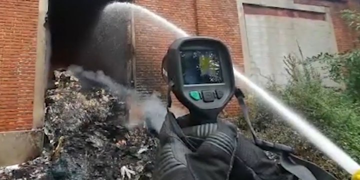 Varedo (MB) - Incendio nello stabilimento ex Snia: bruciano 2mila tonnellate di rifiuti (27.09.21)