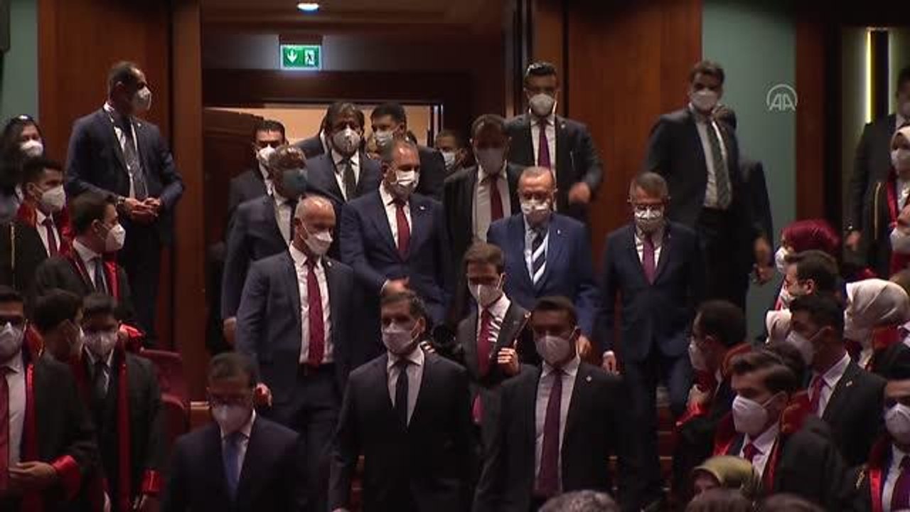 Adalet Bakanı Gül: "Bugün adalet dağıtma görevine ilk adımını atan genç arkadaşlarım: Yegane ideolojiniz adalet olsun"