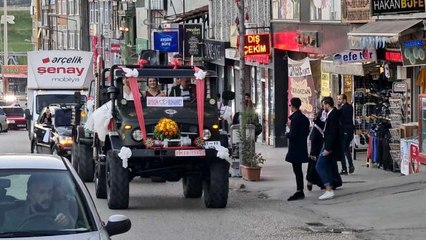 Unimog'u gelin arabası yaptılar, vatandaşların alkışları ile salona gittiler