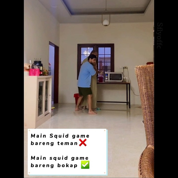 Main squid game sama teman ❌ Main squid game sama bokap ✅