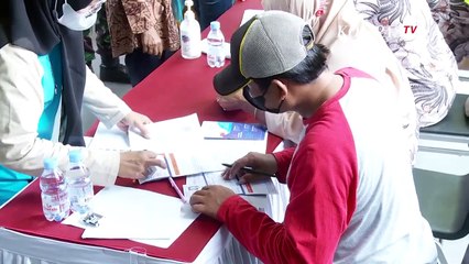 Puan Maharani Tinjau Vaksinasi Covid-19 di Wilayah Jakarta Barat