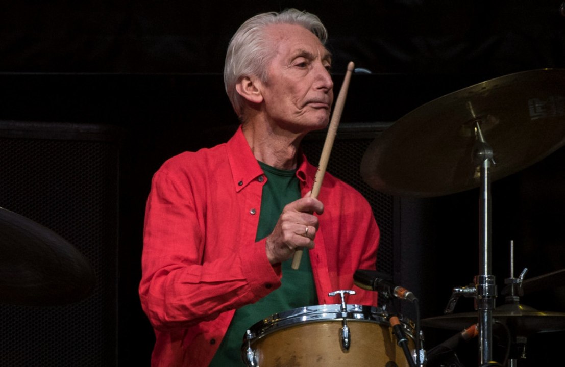 Rolling Stones pays tribute to Charlie Watts on their US tour in St. Louis