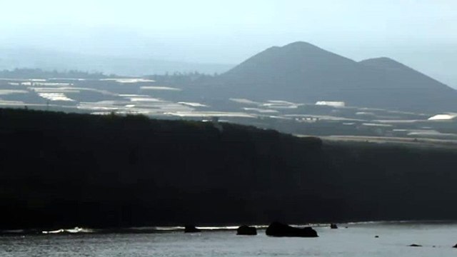 El volcán de La Palma vuelve a emitir lava tras horas casi inactivo
