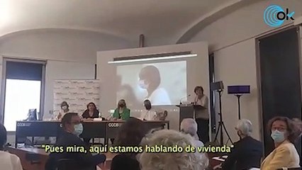 Escrache a Colau de un grupo antidesahucios: ¿Cuándo vais a resolver algún problema?