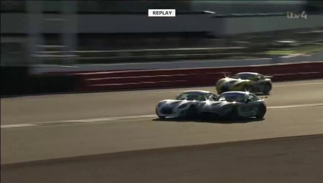 Ginetta Junior Silverstone 2021 Race 3 Last Laps Watts Spins Lee Epic Photo Finish