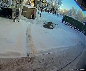 Au canada, tu ne peux pas sortir tes poubelles tranquille...