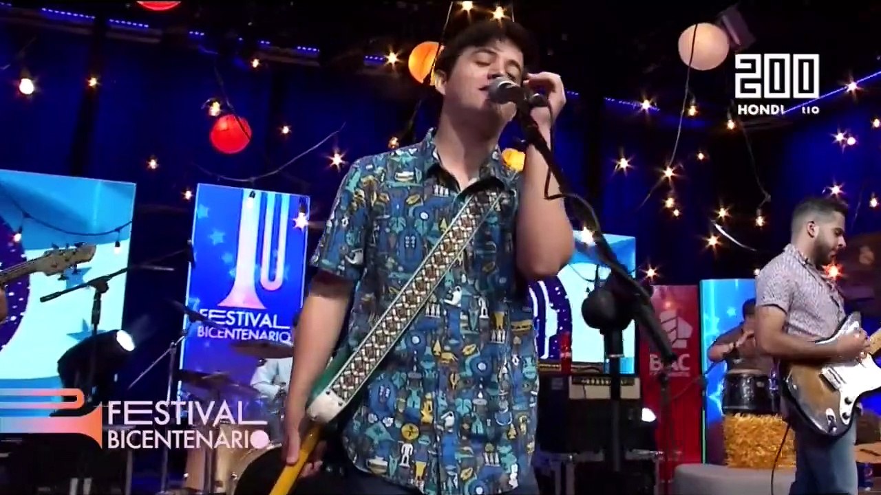 Festival Bicentenario, Alguién que no soy - Tux Lunan