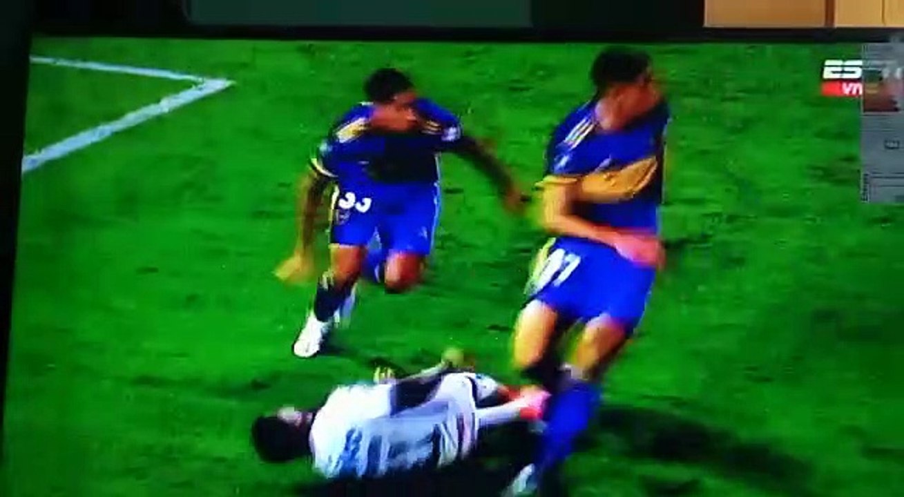 carlos tevez le paso la pelota a villa y fue golazo