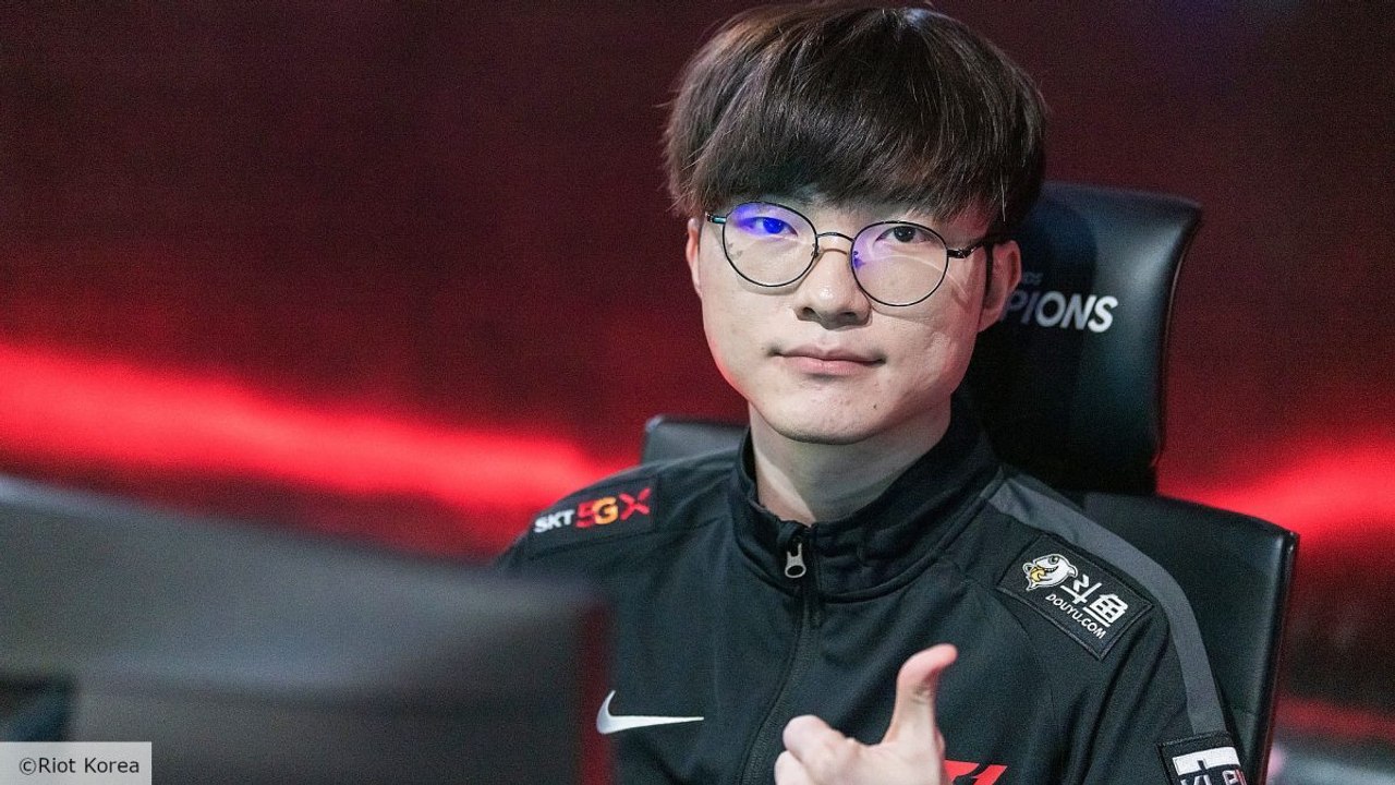 LoL: Faker ou Ronaldinho? Pro player dribla adversários e sai por cima em 2x1