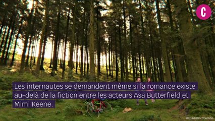 Les acteurs de Sex Education sont-ils en couple ?