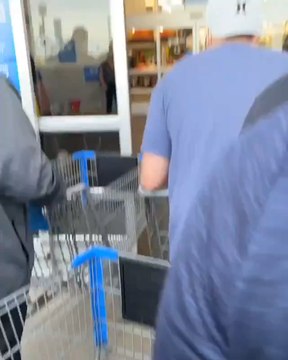 La locura por las cartas de Pokémon TCG no para, y así se lío en un supermercado de Estados Unidos