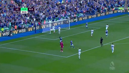 Vardy scores second Leicester equalizer v. Burnley