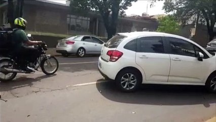 Citroën C3 e Kia Cerato colidem no Centro