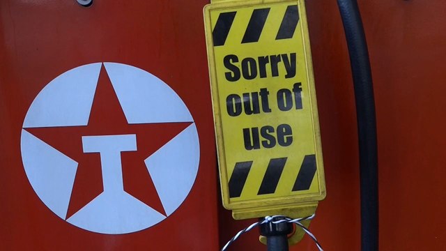 La crisis de suministro seca las gasolineras pese a indicios de recuperación