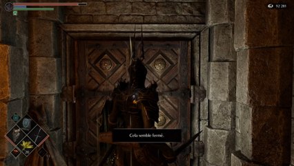 Un joueur atteint presque l'objet derrière la porte mystère de Demon's Souls PS5